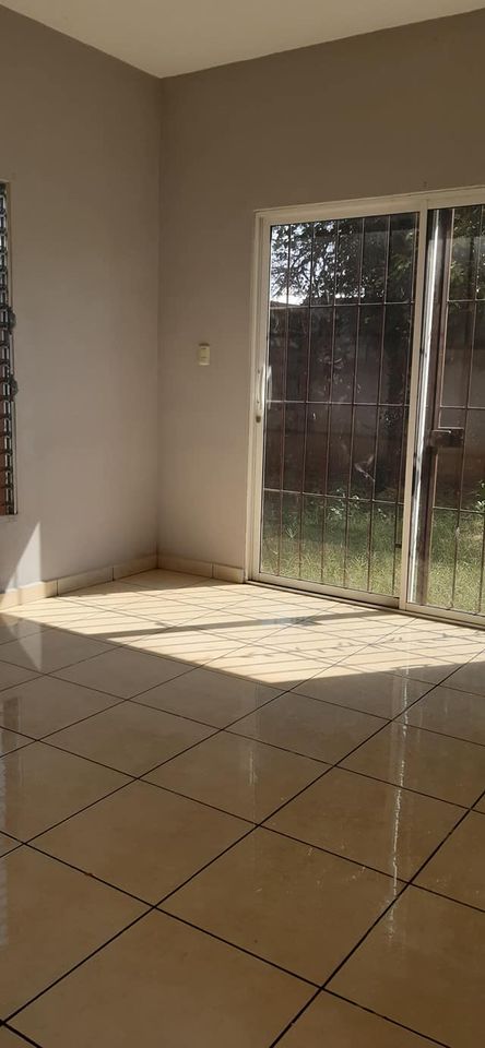 SE ALQUILA CASA GRANDE… RESIDENCIAL TERRANOVA… SAN MIGUE